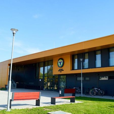 Sport Centrum Apartman Pápa Exterior photo