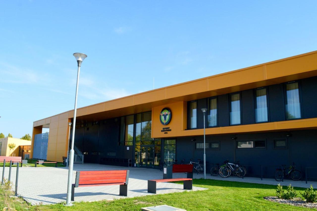 Sport Centrum Apartman Pápa Exterior photo